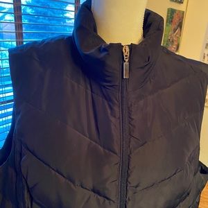 Charter club vest in black